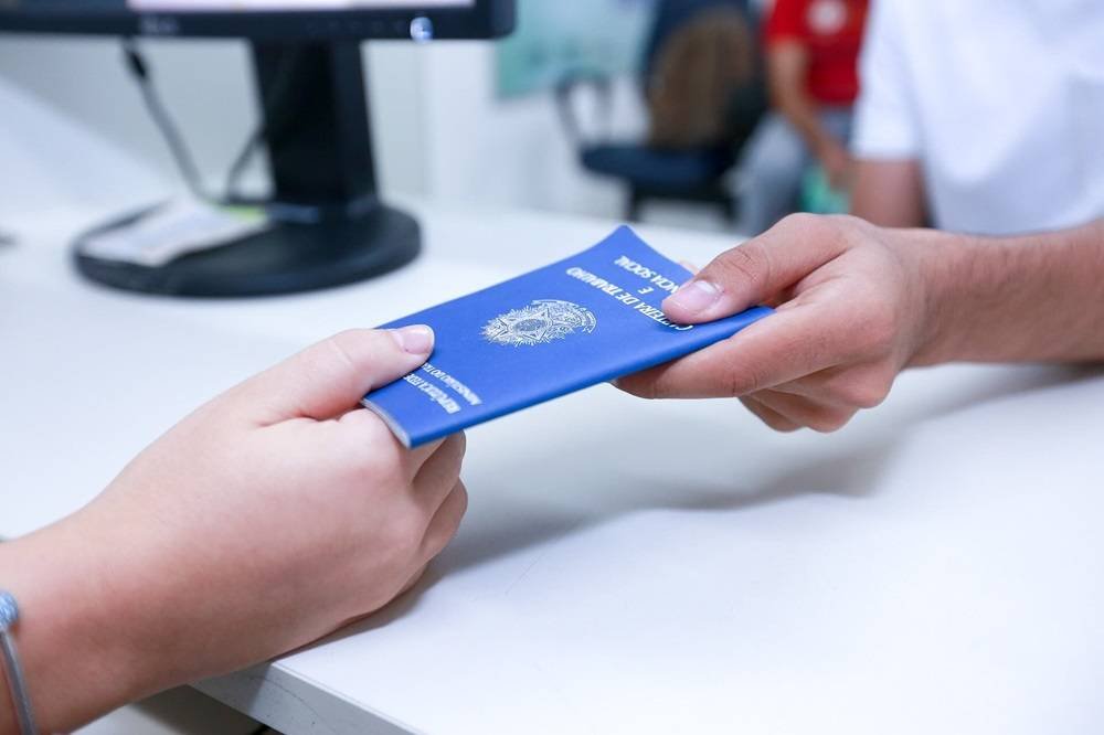 Rio tem mais de 3,4 mil vagas de emprego, estágio e jovem aprendiz nesta semana; veja como se candidatar