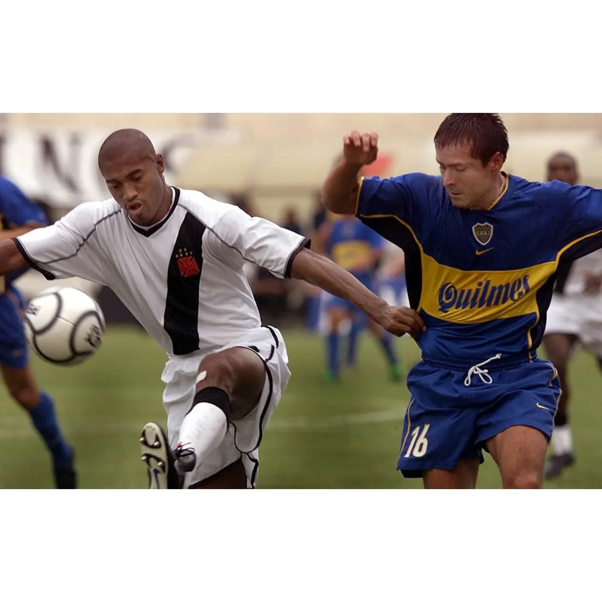 Vasco enfrenta o Boca Juniors na Bombonera após 25 anos e busca vaga na final da Sul-Americana