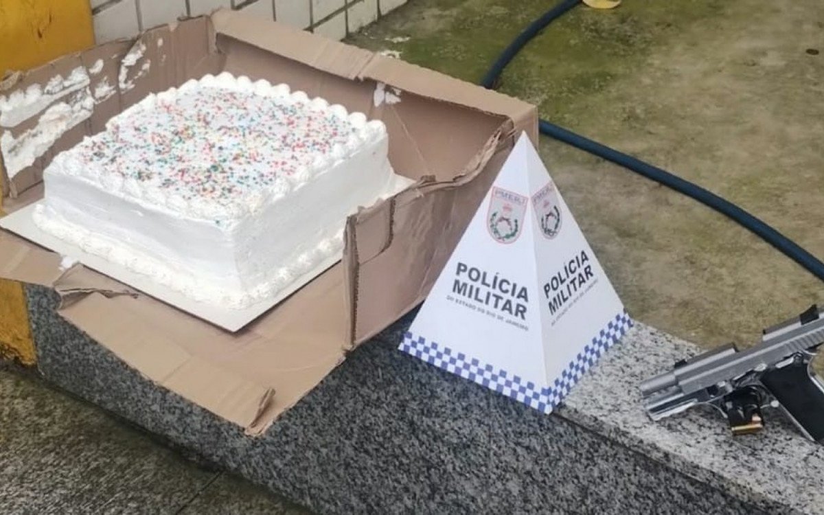Homem é preso após suspeita de envenenamento de bolos que seriam distribuídos a crianças no Rio
